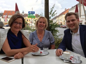 Andrea Koch und Alexander Petznek im Austausch mit Johanna Mikl - Leitner