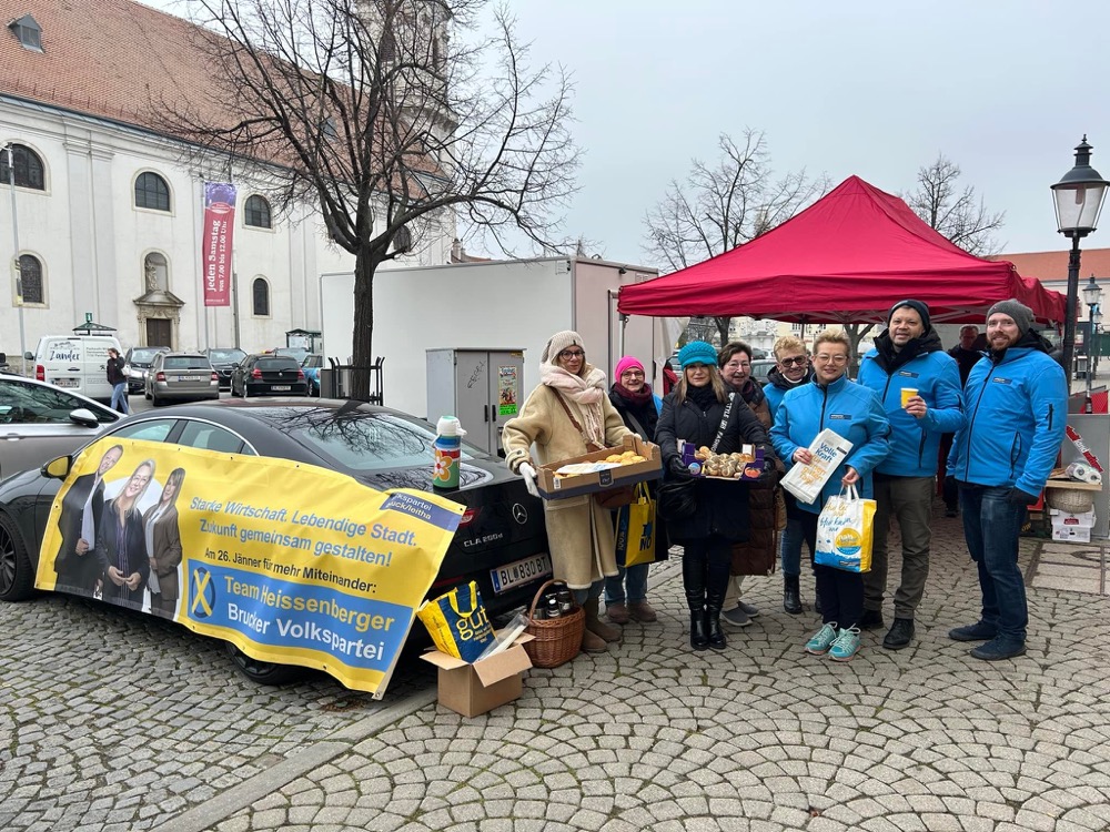 Verteilaktion am Hauptplatz… mit wärmendem Tee und frischem Gebäck sind wir noch bis ca 10 Uhr da...